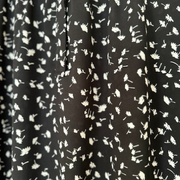 J. Crew Black and White Floral Popover Blouse - Picture 8 of 9